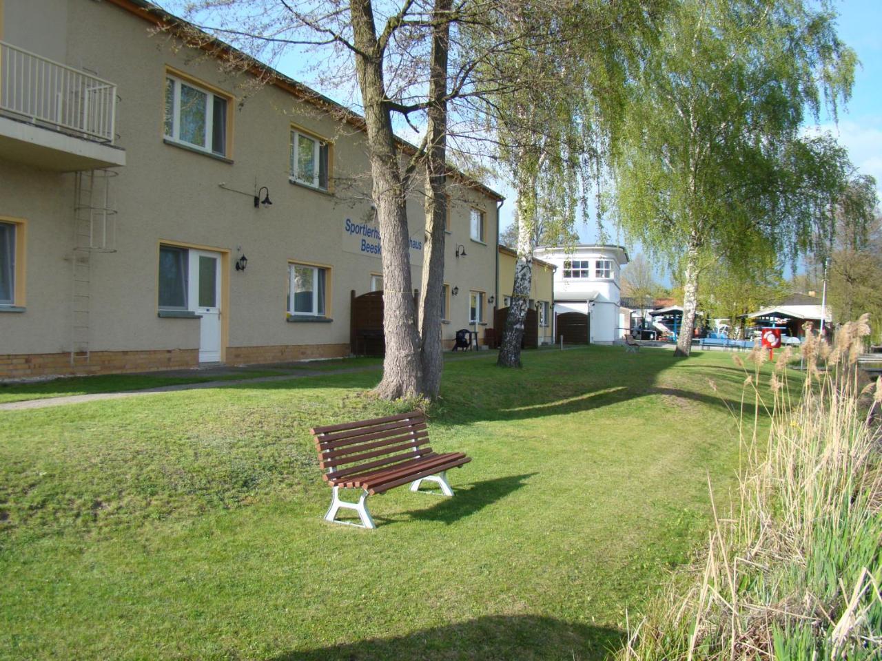 Boootshaus - Am Spreeufer Hotel Beeskow Exterior photo